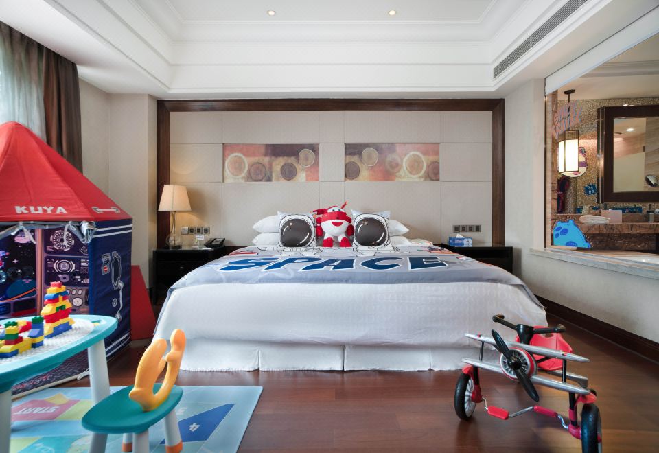 超级飞侠太空亲子大床房