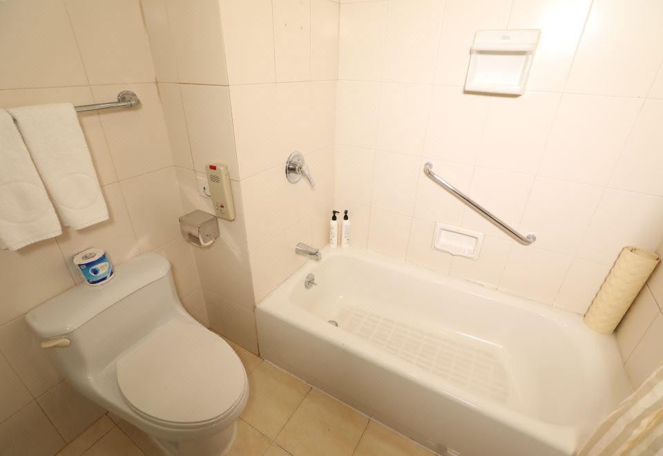 Qianmen Jianguo HotelStandard Family Suite