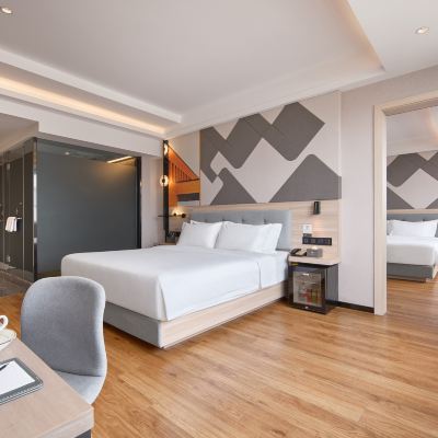 豪華家庭套房【智能客控+賽諾透氣枕深睡床墊+兩房】 非繁城品酒店·新會步行街店優惠