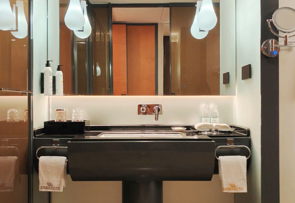 至尊豪華大床房