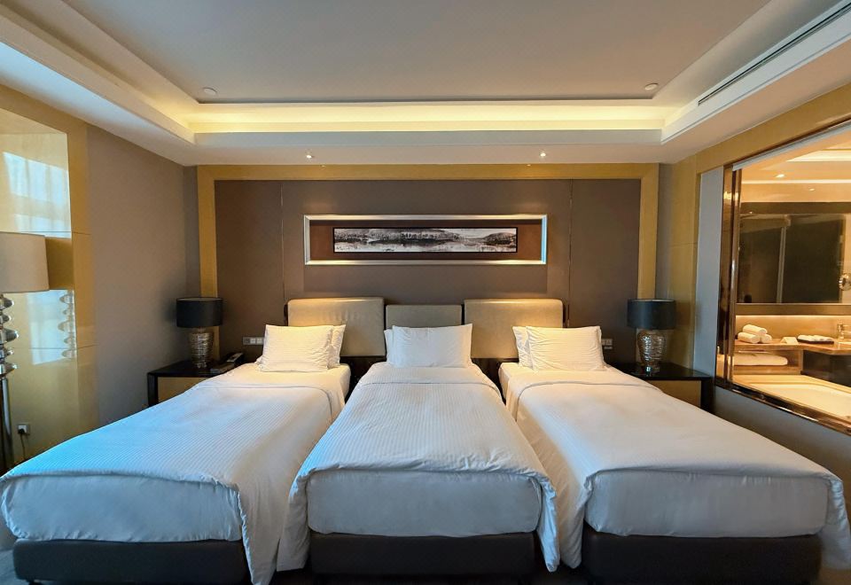 豪华家庭三人房（斯林百兰床垫+ACCA洗护用品+独立浴缸）