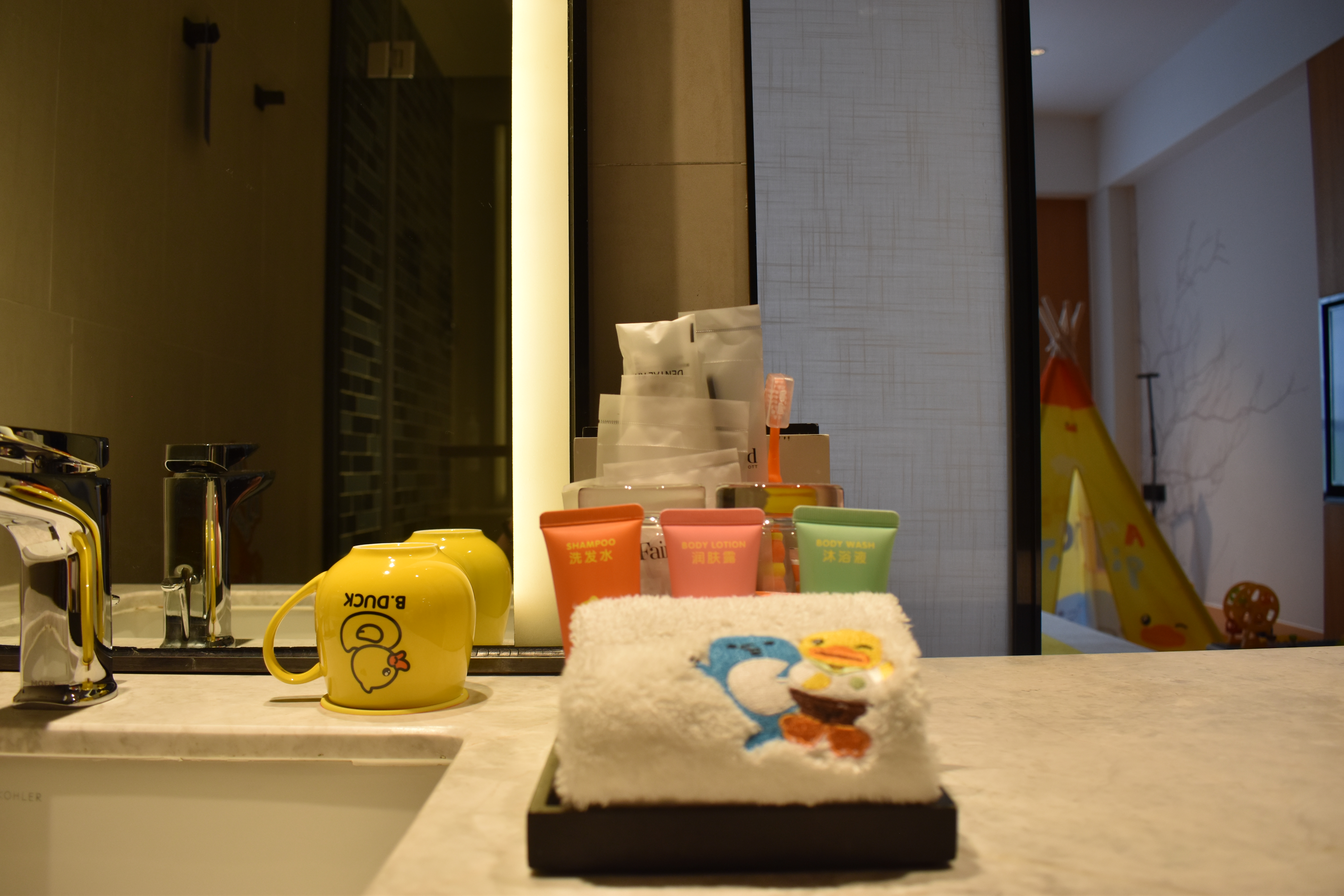 B.DUCK小黃鴨親子主題房（Simmons品牌床墊+科勒衞浴）