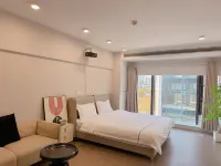 Guiyue Loft Movie Homestay (Wuhan Tianhe Airport) Hotel di 