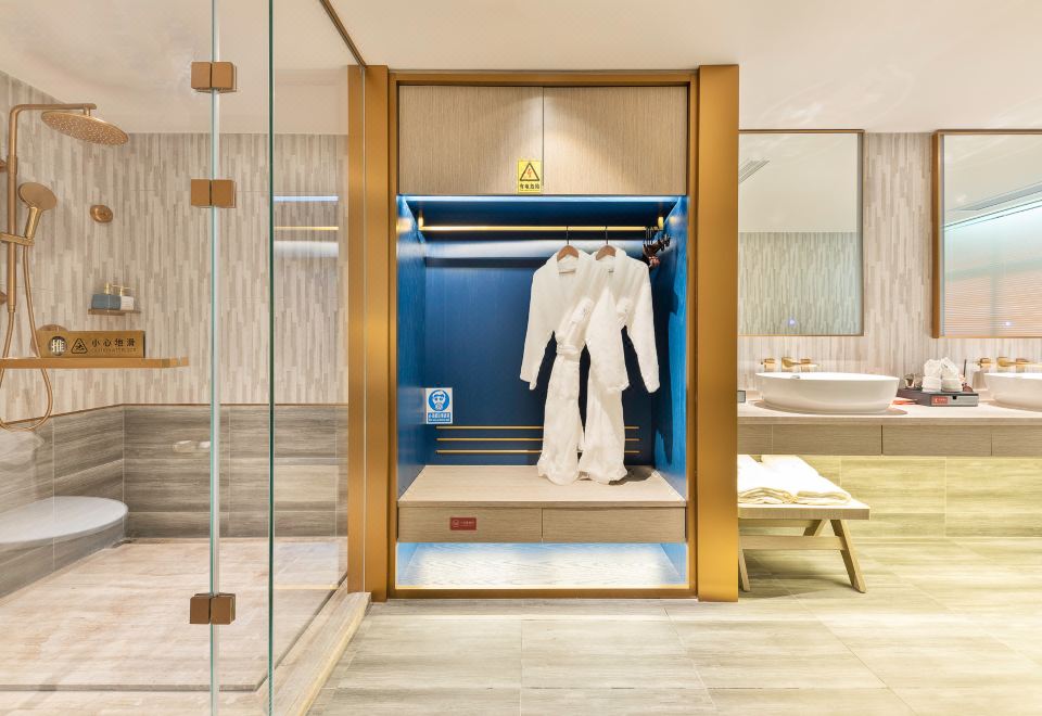 Jiyue Hotel (Nanxiong RT-Mart)Executive Queen Room