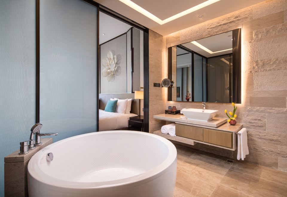 行政高级山景双床房（远瞰山景维港风光）