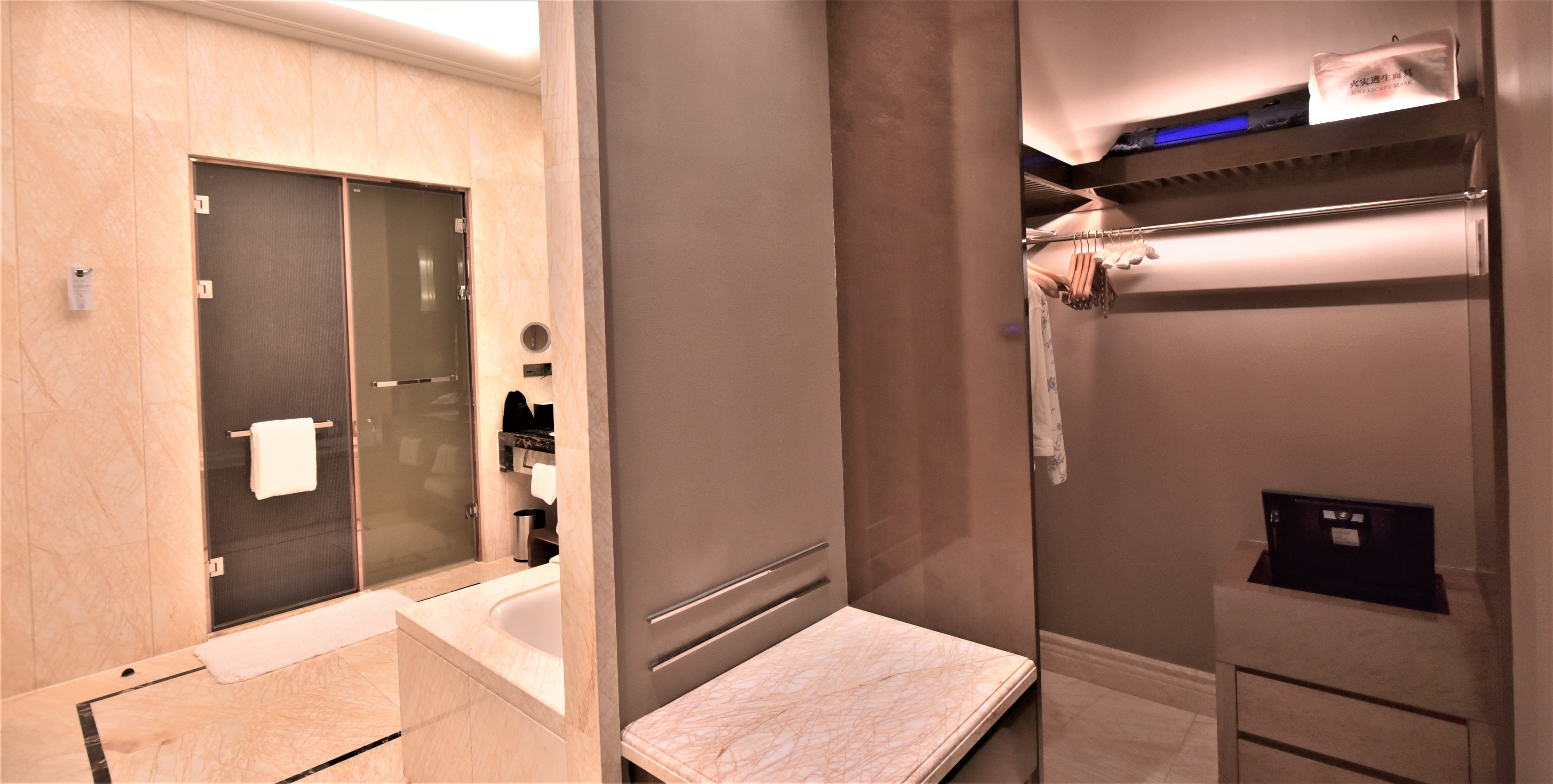 行政豪华大床房（奢享空间+城央C位景观房）