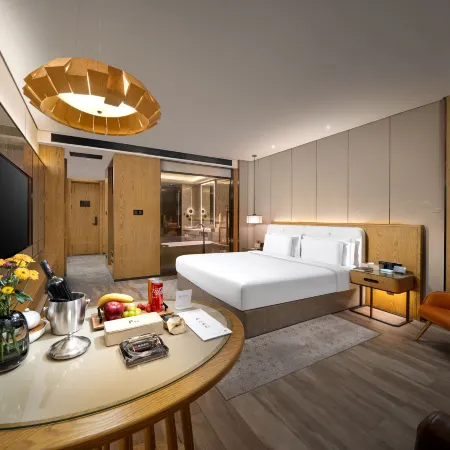 Daqing Royal Maple Hotel (Saltu Dawn Lake Shop ) Отели в г. Дацин