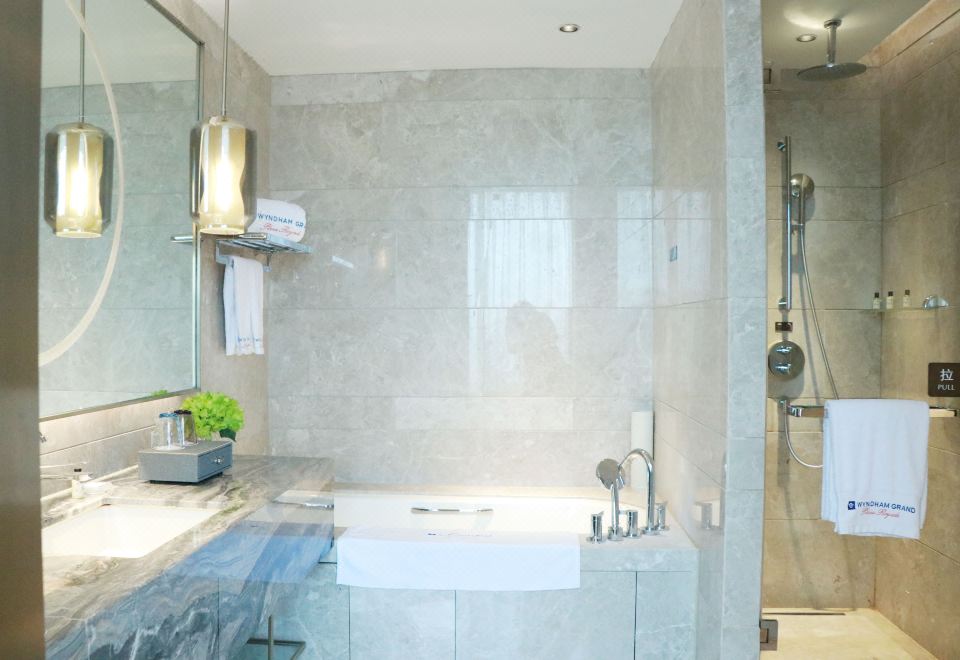 高空城景豪廷大床房