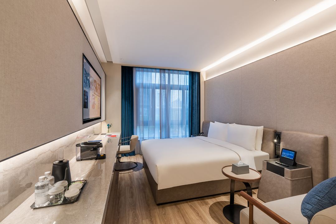 豪华大床房（私享Coffee机+手机投屏+冰箱minibar）
