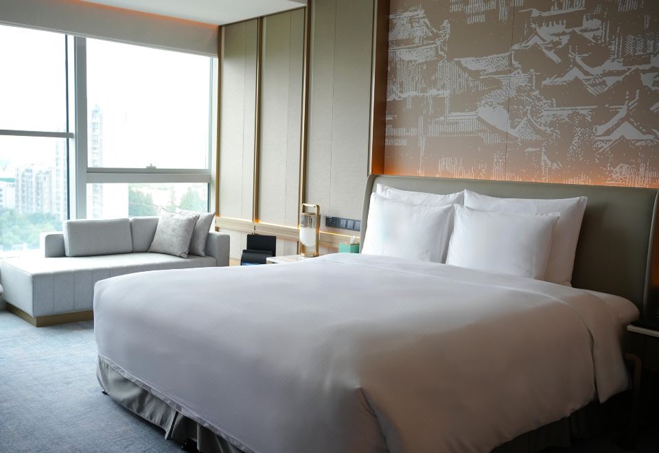 豪华关爱大床房