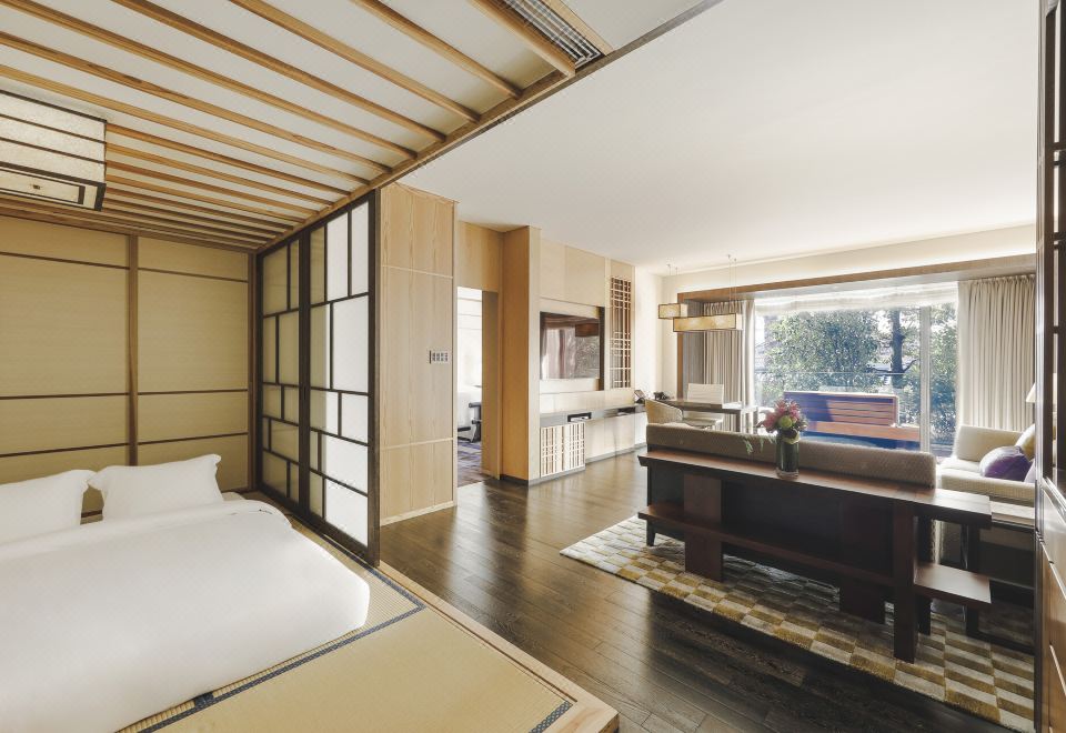 雙臥榻榻米住宅式套房