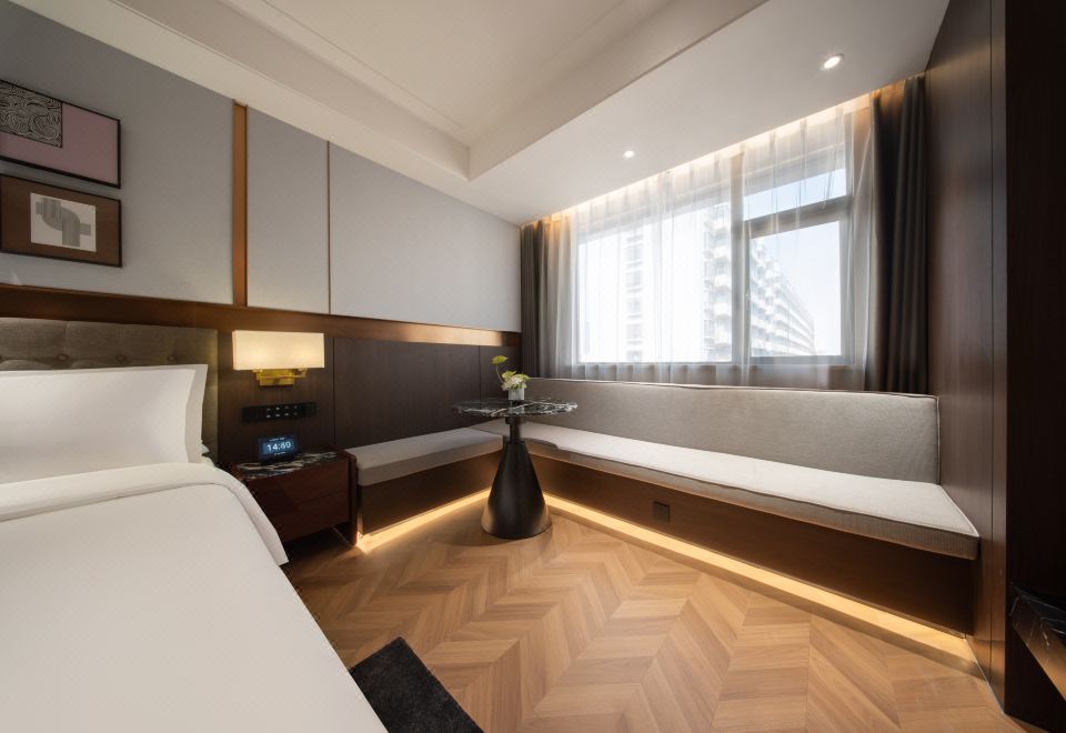 雅緻大床房（智能客控+MINI Bar）