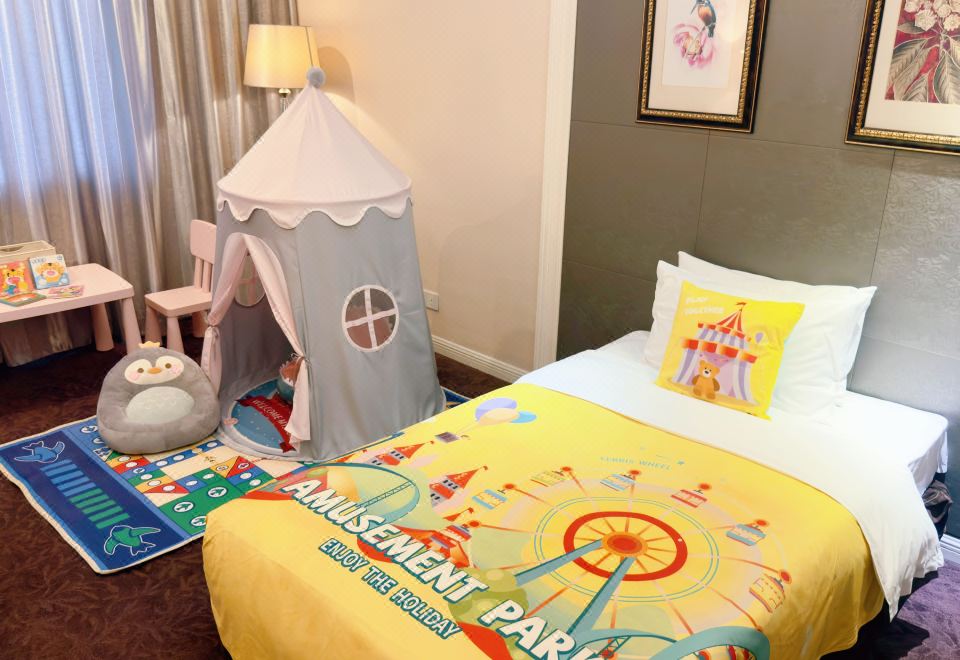 Jinling Mandarin Garden Hotel NanjingFamily Friendly Comfy Suite