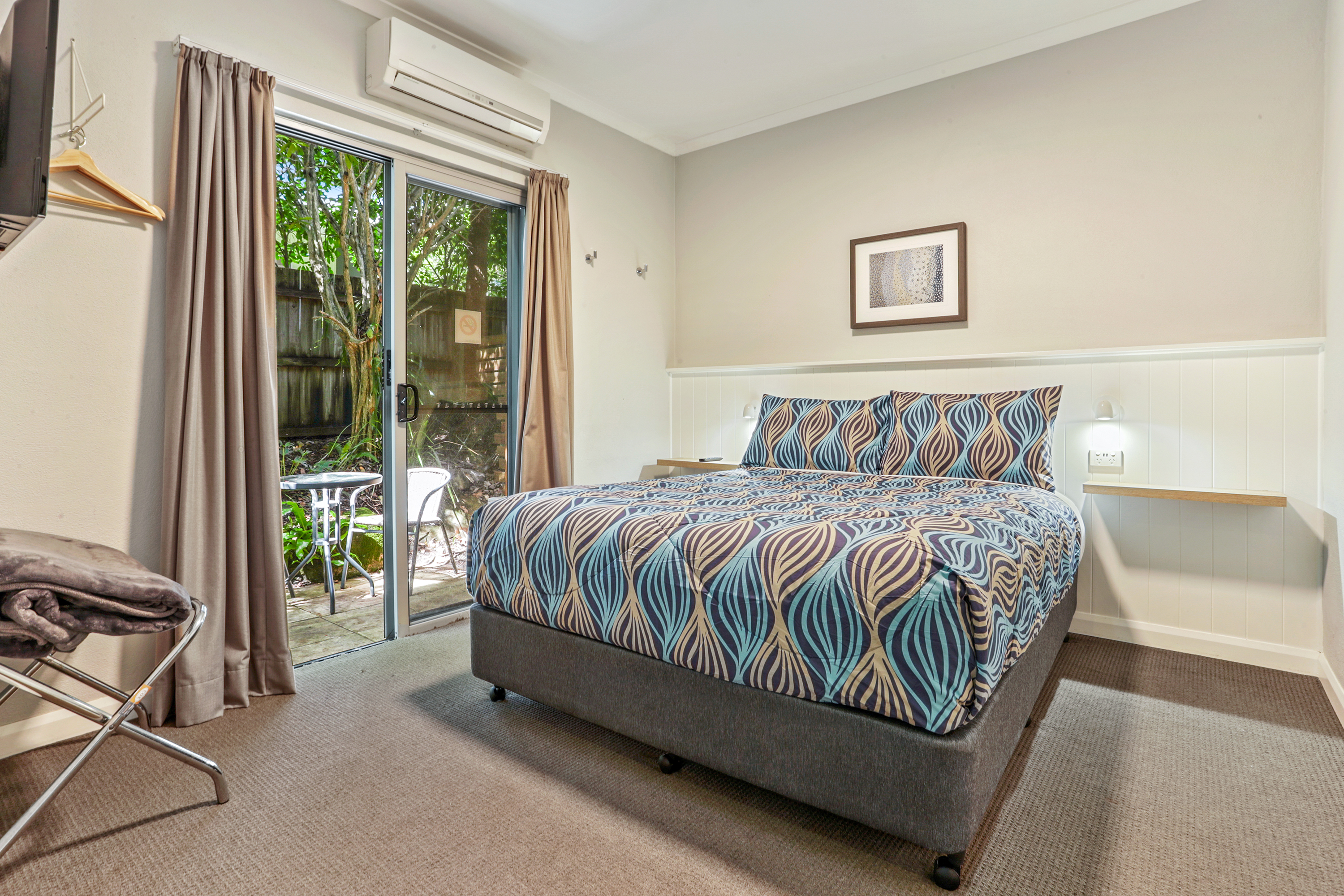 私人庭院大床房 - 带连通浴室