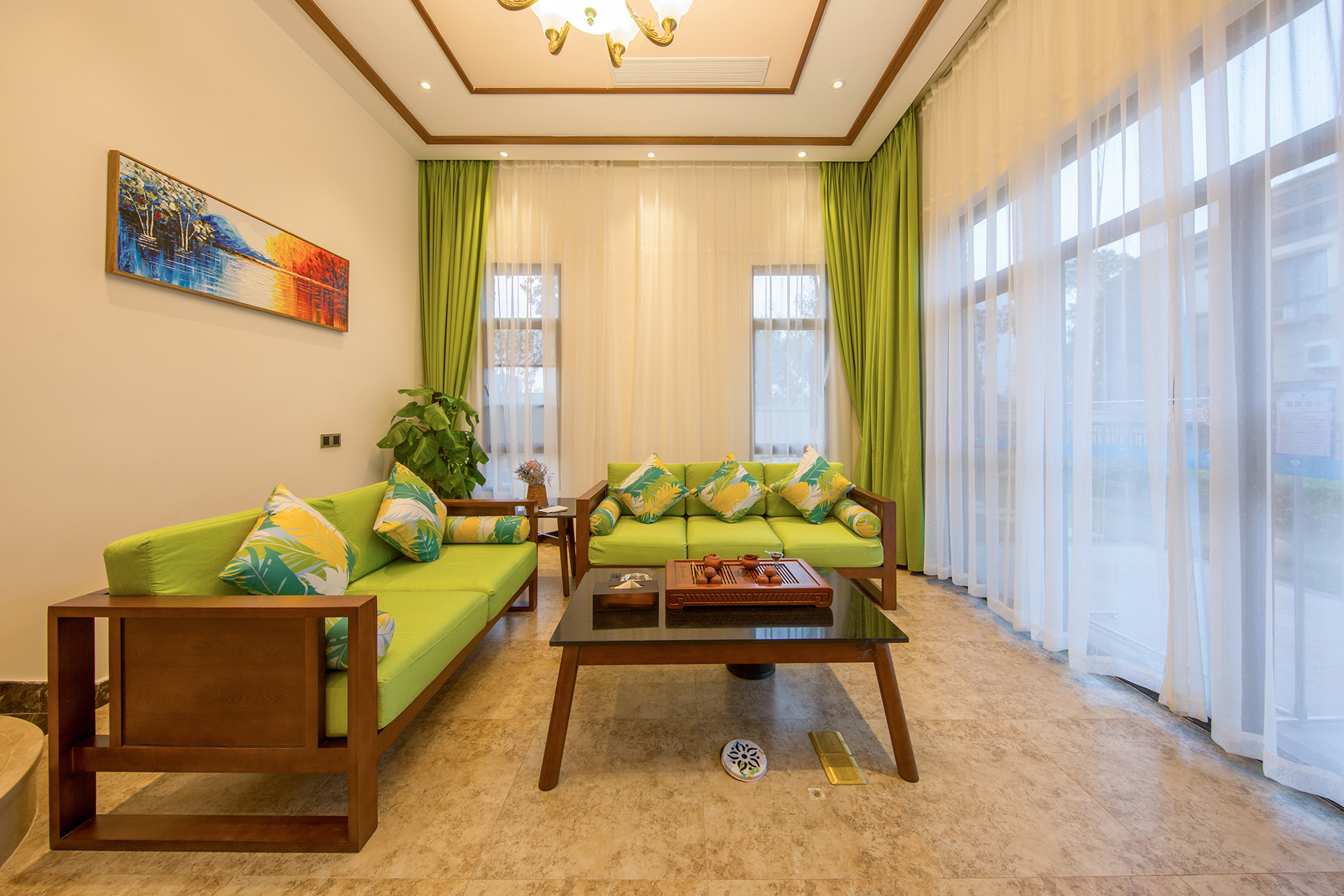 Baodun Lake Hushan Hot Spring ResortSingle-Family Villa Bicui 3-Bedroom 4-Bed Hydrophilic Family Hot Spring Villa (KTV)