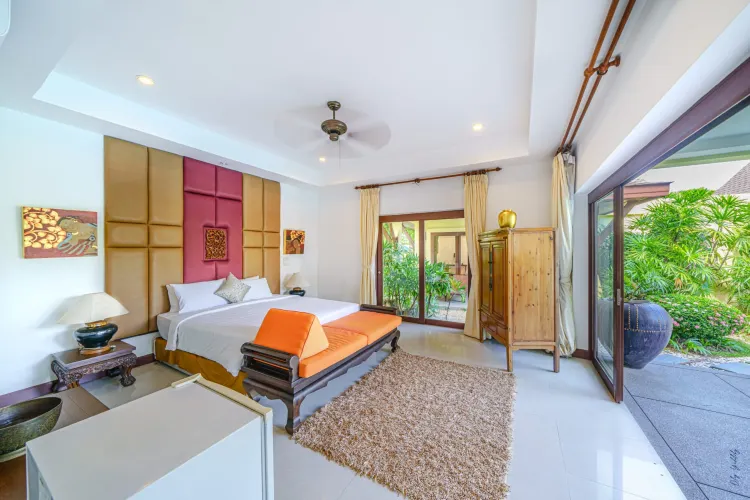 8 Berooms Villa, Entire Property