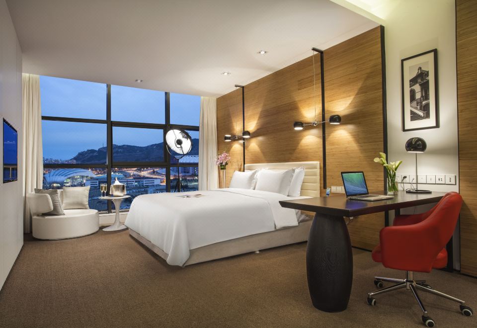 行政大床房『电视投屏+深泡浴缸+深睡床垫』