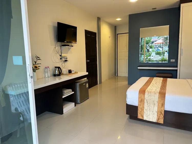 ห้องดีลักซ์เตียงใหญ่ วิวสวน