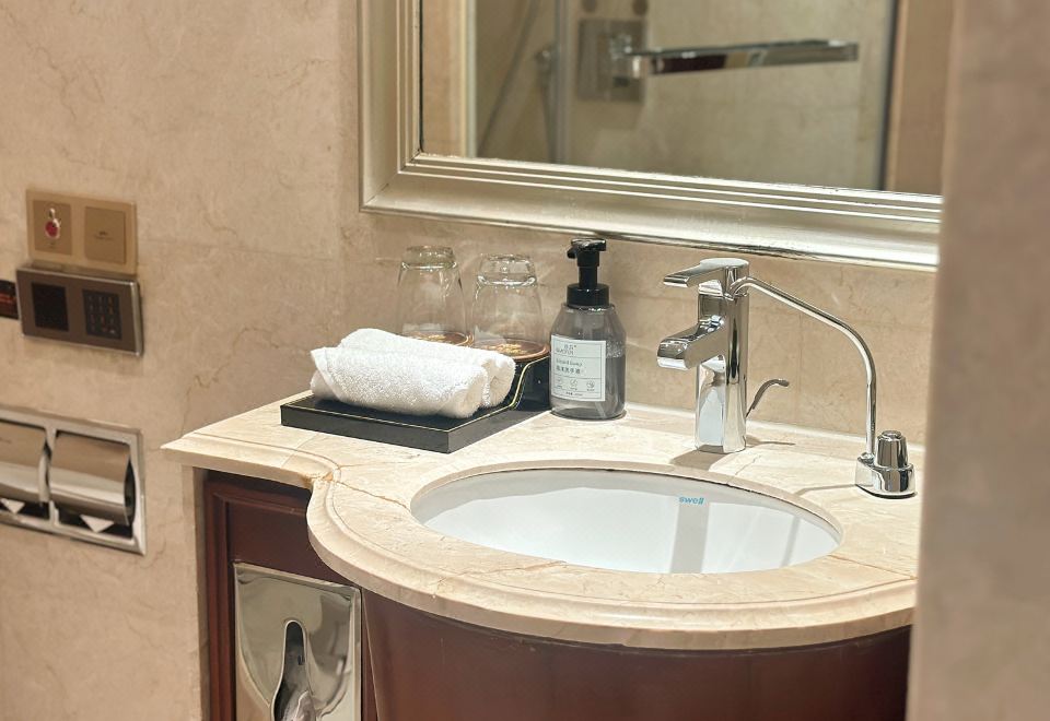 Jinghu International HotelBusiness Queen Room B