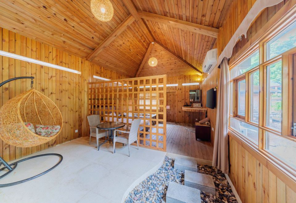 云栖山涧独栋汤屋大床房（带私家泡池）