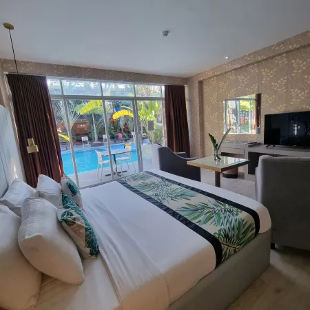 THE HOTEL SOPHIA INC