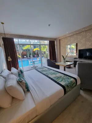 THE HOTEL SOPHIA INC Hotels in 
