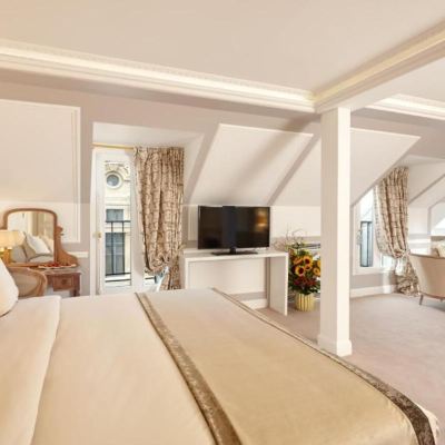 Junior Suite Eiffel Tower Hôtel Regina Louvre Promo Code