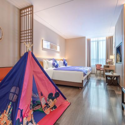 動物世界主題房（親子帳篷+Mini吧暢享） 麗呈朗譽飯店（深圳龍崗中心大運新城店）優惠