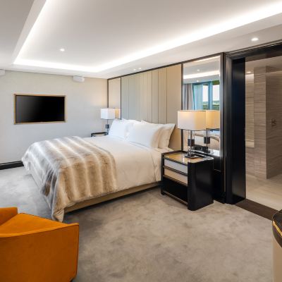 Master Suite W/Balcony Five Zurich Promo Code