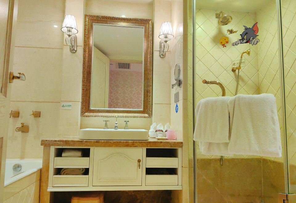 童趣猫和老鼠亲子主题房