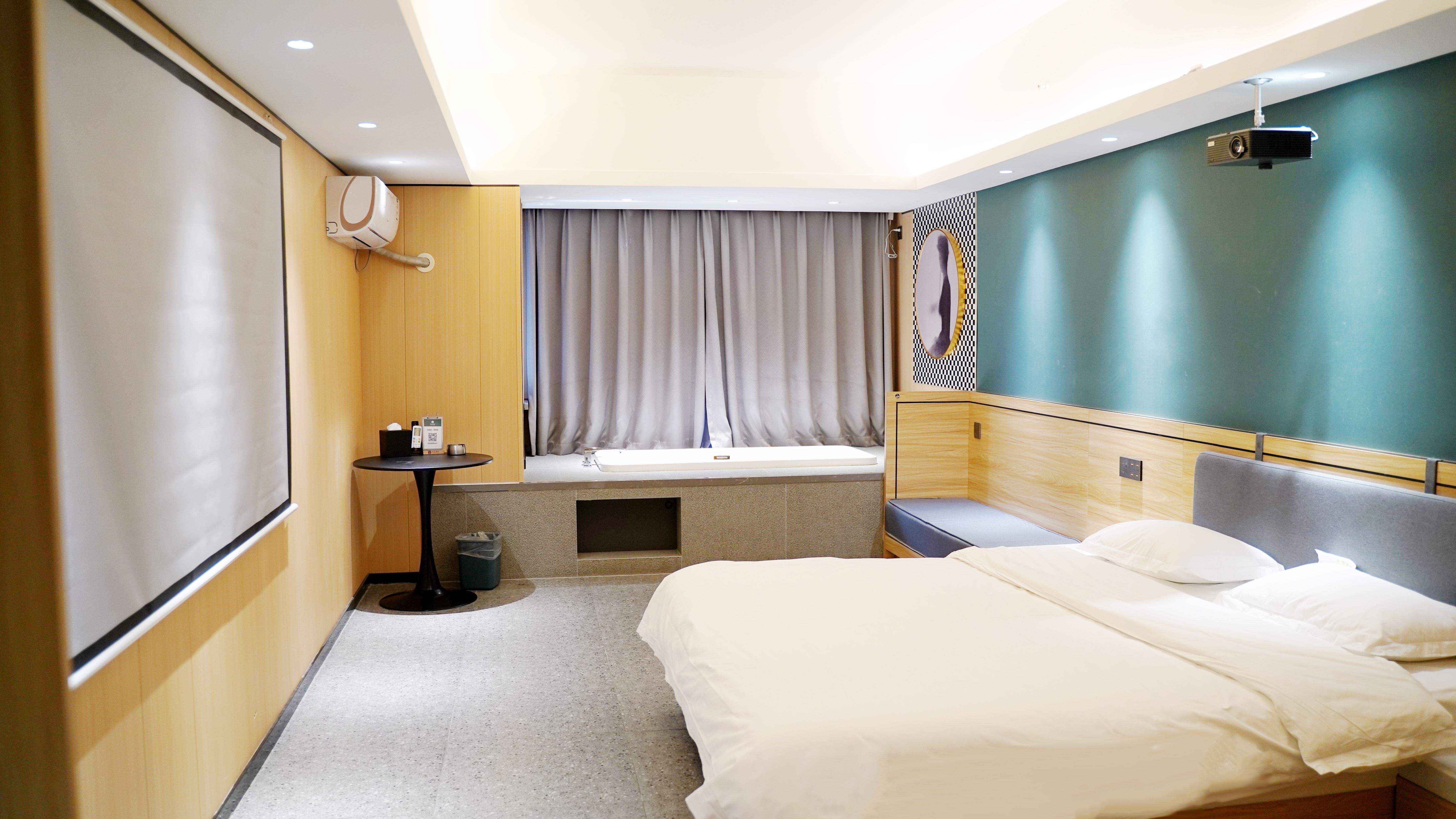 『轻呈』高空观景浴缸房（零压床垫+景观浴缸）