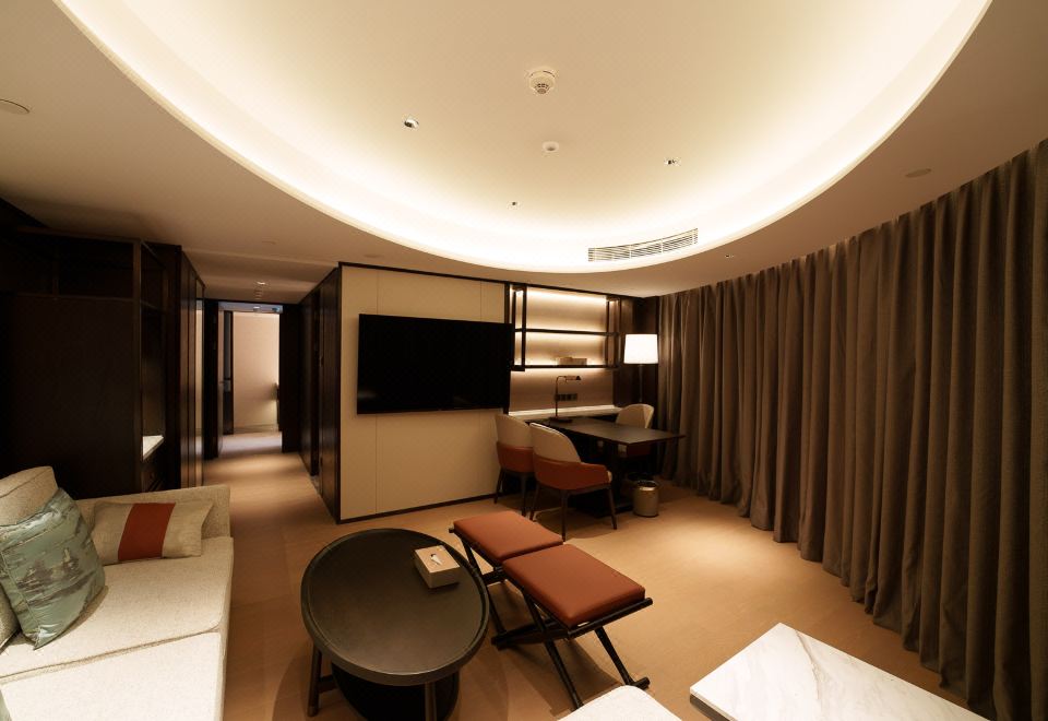 Canton Hotel BeijingExecutive Suite With View