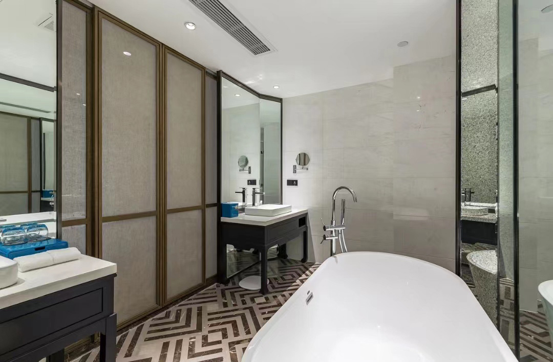 港府洲际商务大床房