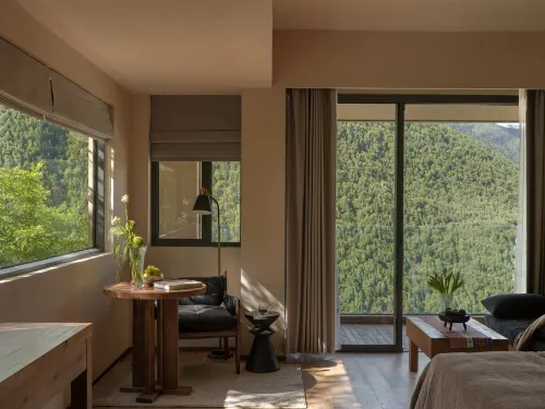 High-end private soup villa with starry sky and 24-hour free oxygen inhalation and floor heating