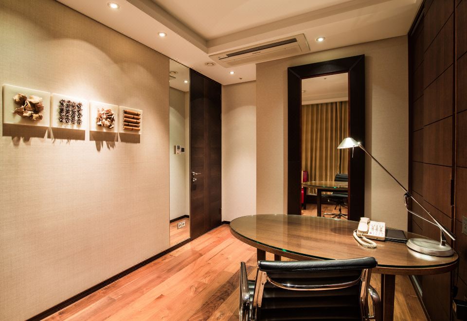 Yeouido Park Centre, Seoul - Marriott Executive ApartmentsPenthouse Suite