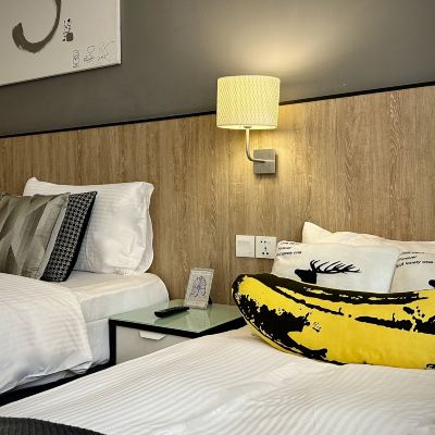 高級三人客房 澳門藝舍 - （前 澳門新新酒店）優惠