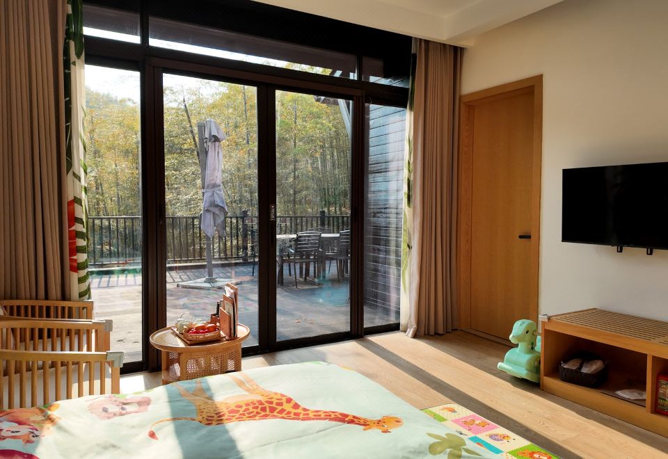 遠山二樓小鹿親子房