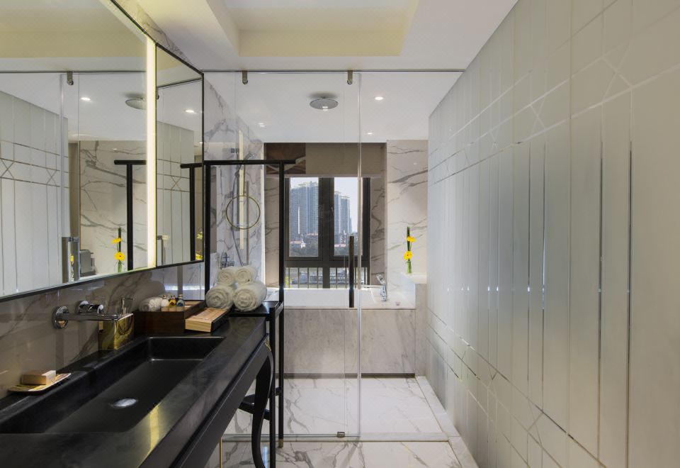 水舞·江景阳台大床房（180°江景阳台+高奢洗护品）