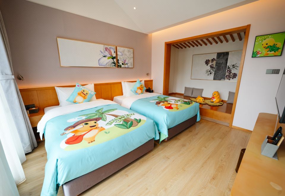 複式雙卧親子別墅（奶龍）|落地窗庭院近景+獨立客廳