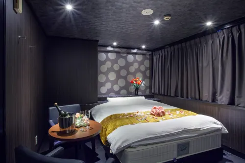 HOTEL ORIGIN  (Adults Only)