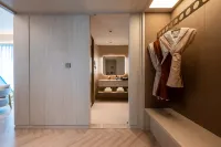 Crystal Hotel Shenzhen Bay MixC