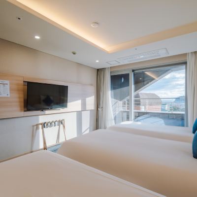 [주차불가 / 도보특가] 스탠다드 트리플룸 호텔 브릿지 서귀포 쿠폰