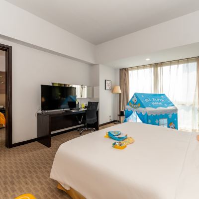 “喜洋洋與灰太狼”主題家庭雙卧聯通套房 西安綠地假日酒店優惠