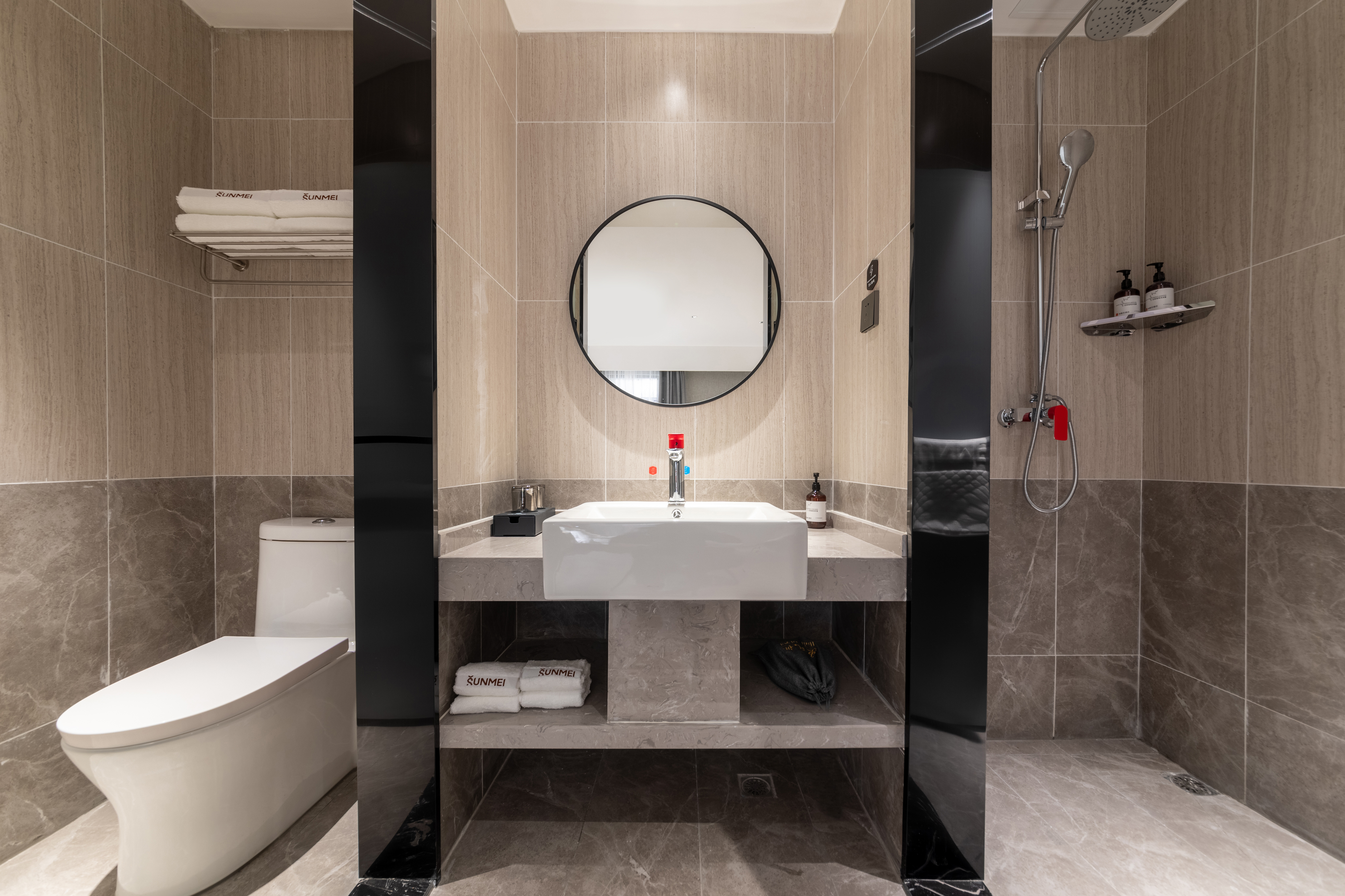 温馨精选大床房（智能客控+乾湿分离+大牌床品）