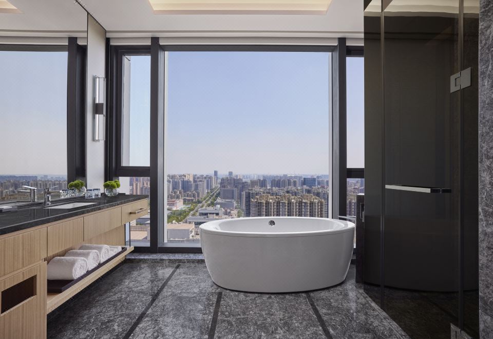 行政套房 | 静享云端晨曦+俯瞰城市天际线+独立会客厅