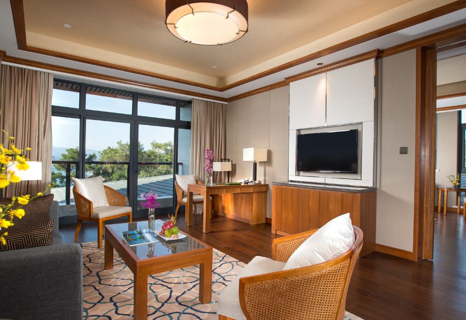 Narada Qiandao Lake ResortExecutive Lake-View Suite