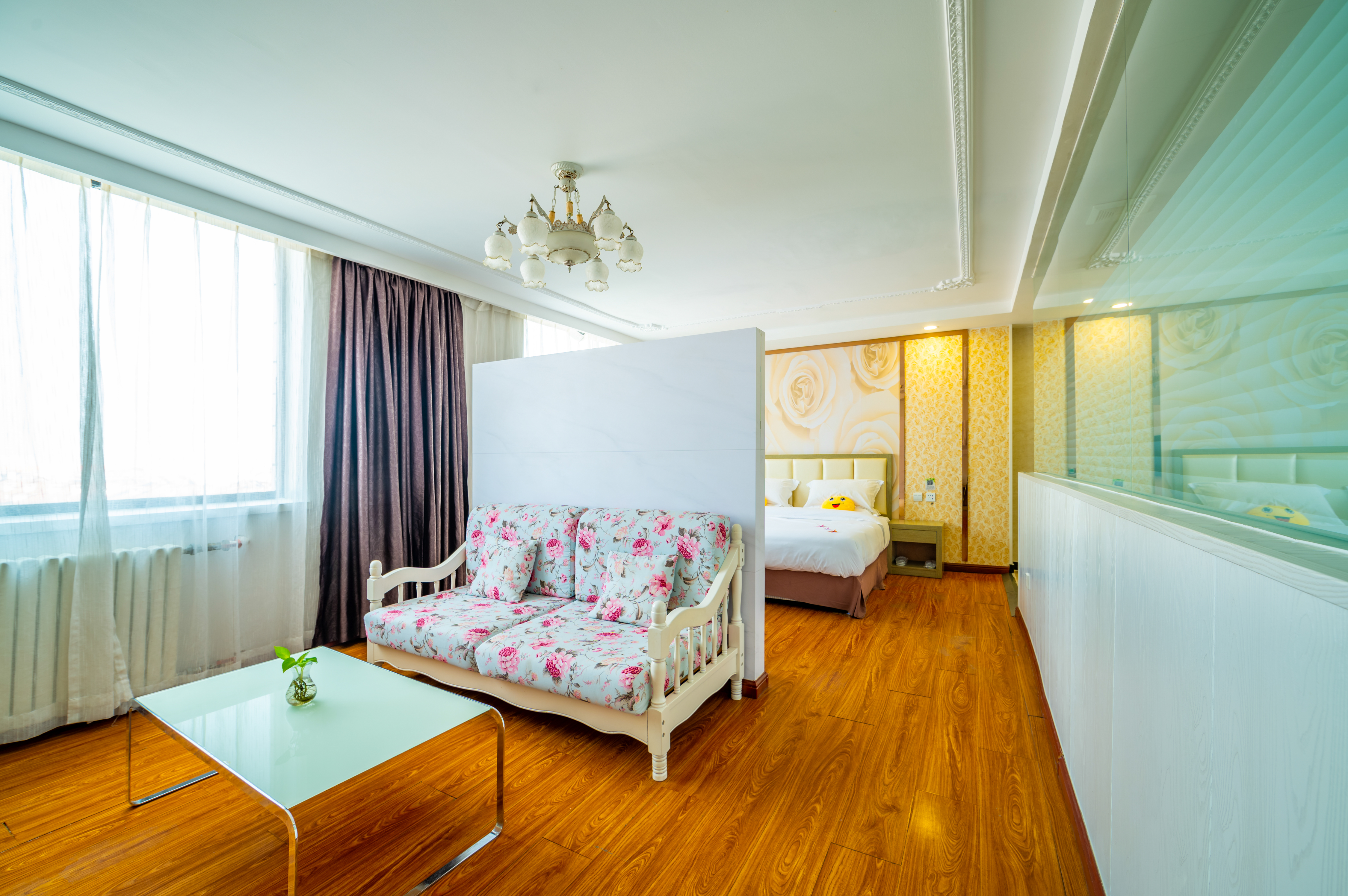 C.S. Sunshine Hotel阳光轻奢大床房「舒适好眠」