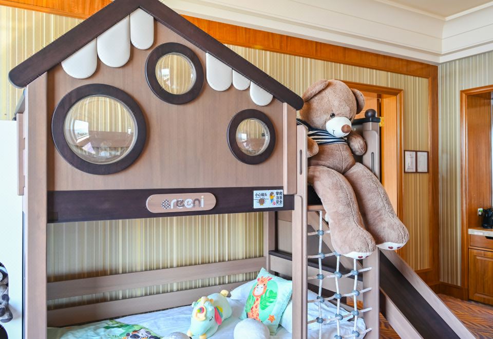 Chateau Star River QingdaoChildlike Paradise Sea-view Family Suite
