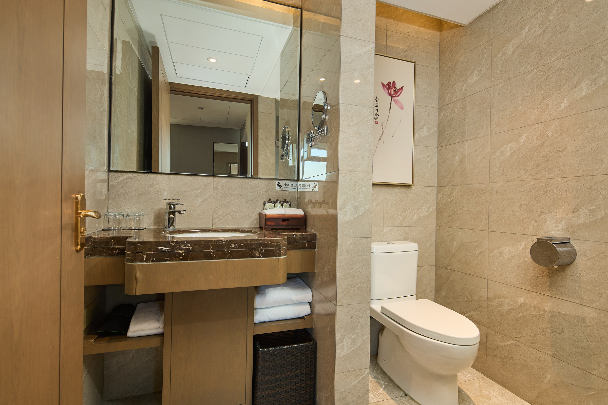 Arula·高级大床房（可投屏液晶电视）