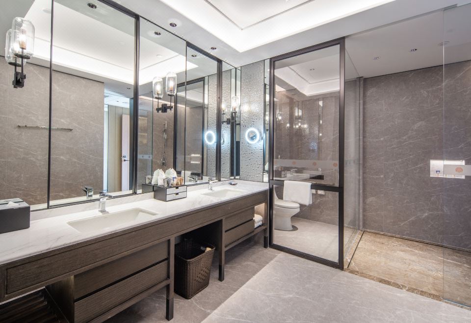 尊尚海景大床房